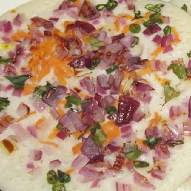 Onion Chilli Tomato Uthappam.