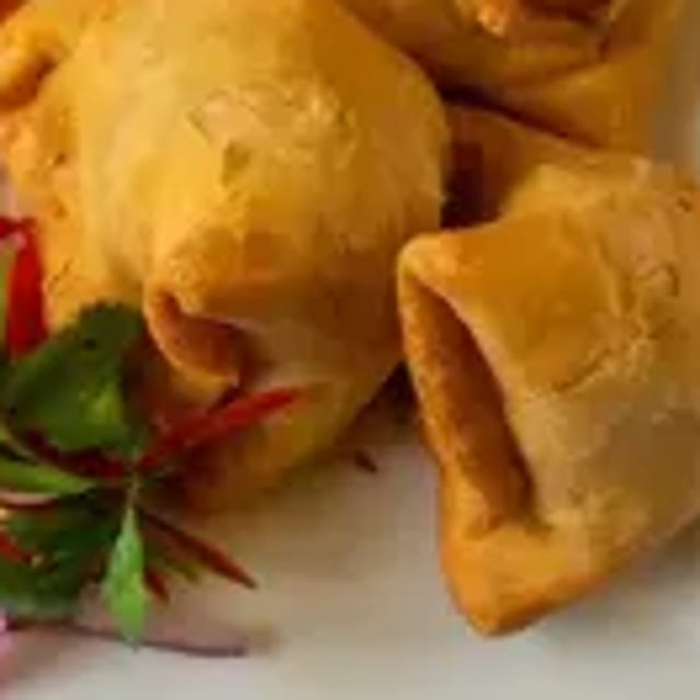 Samosa (2 Pieces-No Chutneys).
