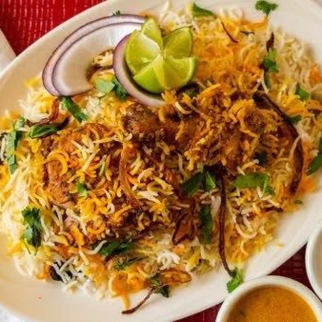 Hyderabad Chicken Biryani Family Pack (5 people).